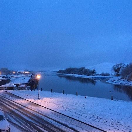 Waterfront Apartment Completely Refurbished Westport Extérieur photo