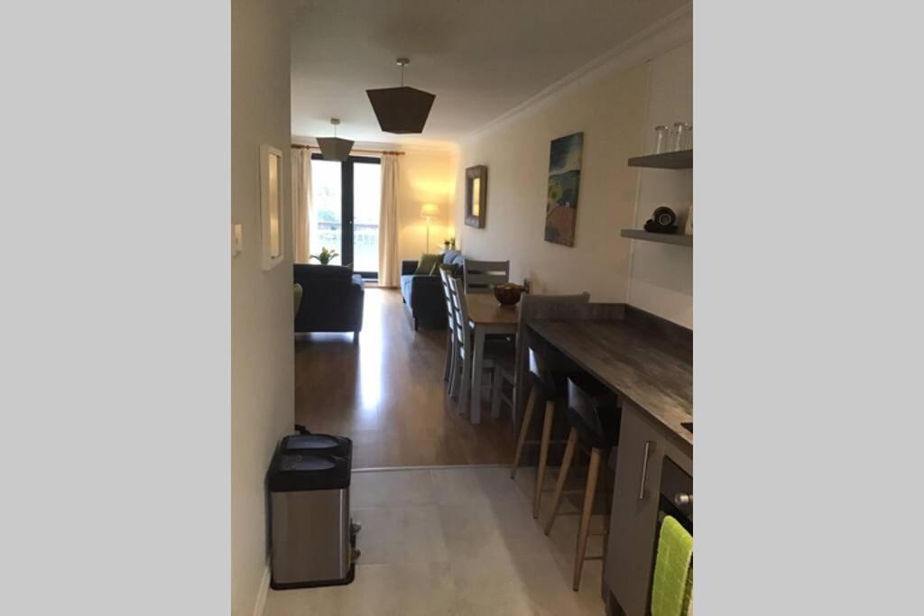 Waterfront Apartment Completely Refurbished Westport Extérieur photo