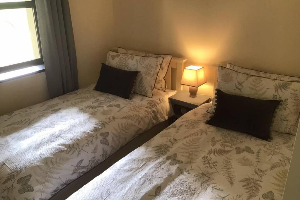 Waterfront Apartment Completely Refurbished Westport Extérieur photo