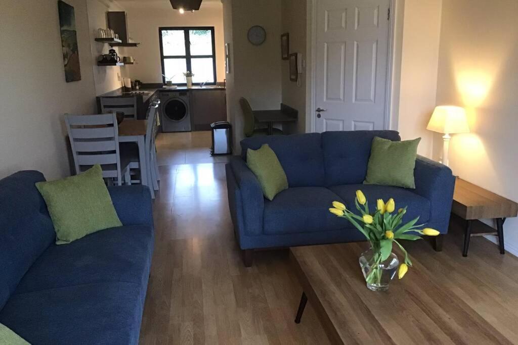 Waterfront Apartment Completely Refurbished Westport Extérieur photo