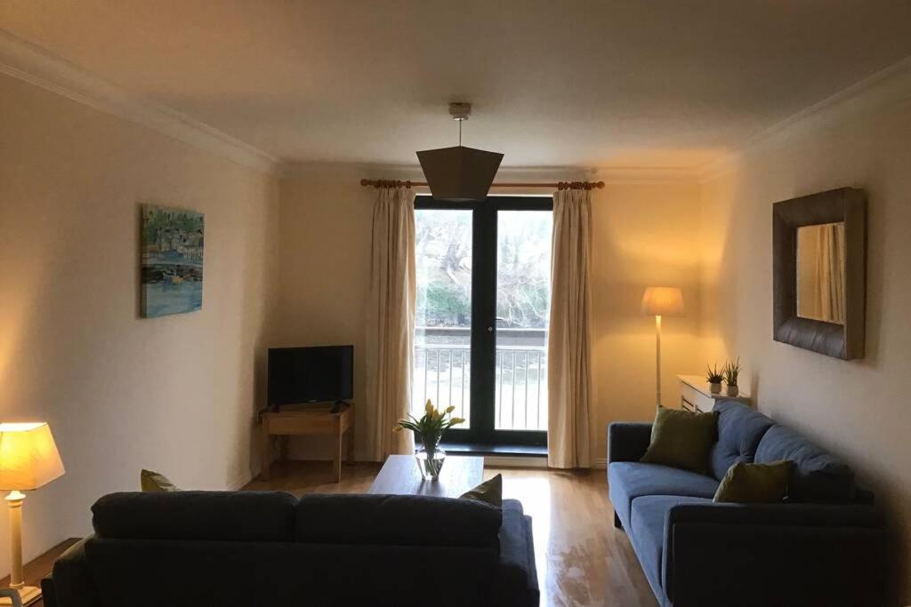 Waterfront Apartment Completely Refurbished Westport Extérieur photo